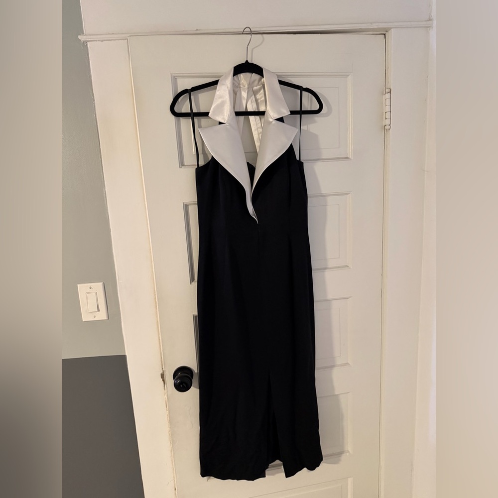 Chic Black and White Backless Dress
